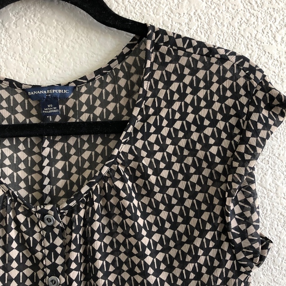 Banana Republic Sheer Blouse - Picture 3 of 5
